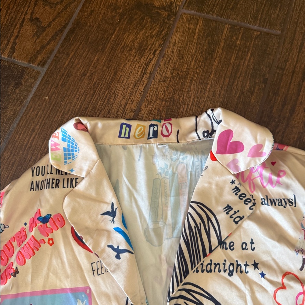 NWOT Taylor Swift PJ Button Up Top - Picture 5 of 6